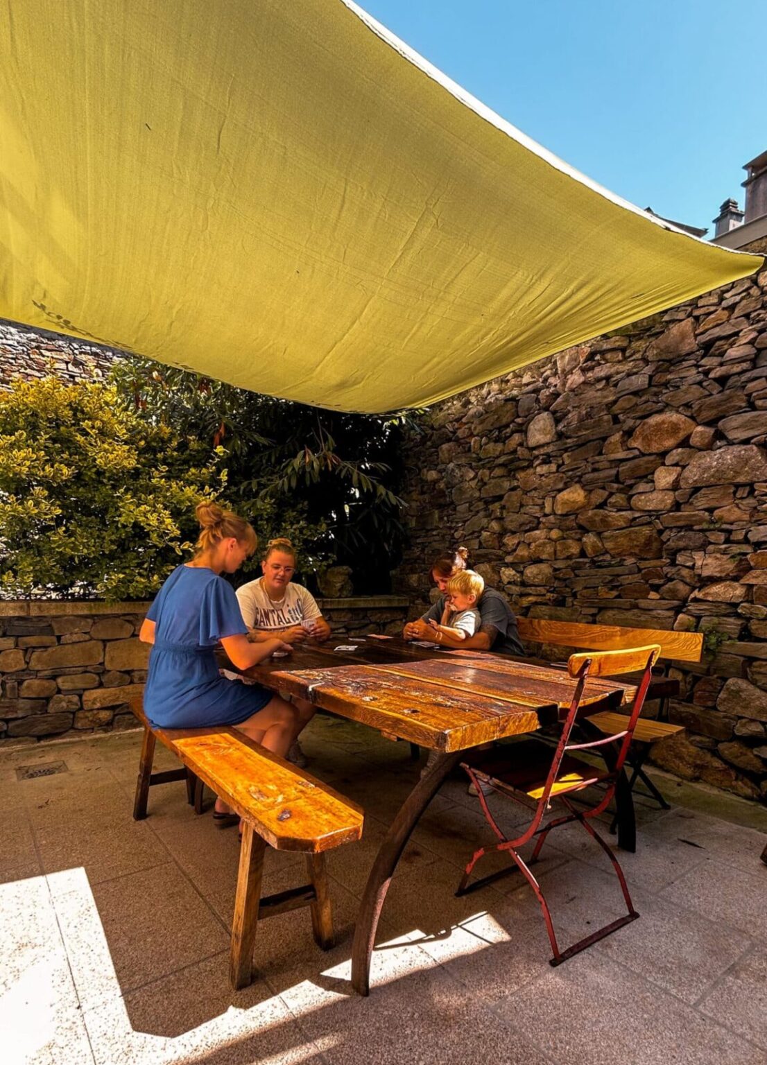 terrasse gite la bohème cantal