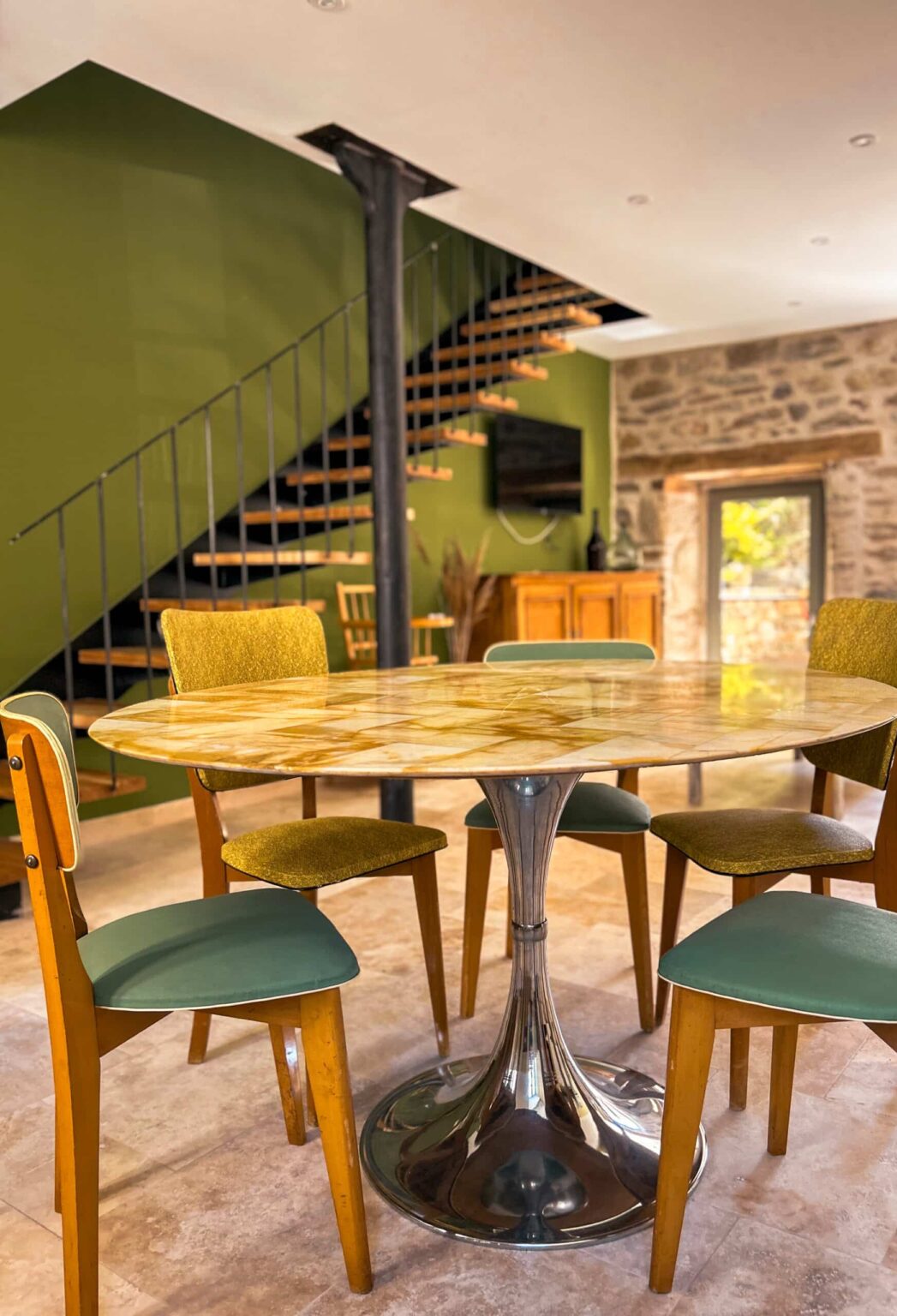salle à manger gite la bohème
